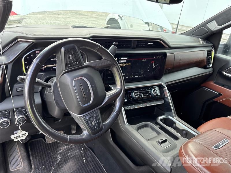 GMC Sierra 3500HD Denali 4x4 Crew Cab Pickup Övriga bilar