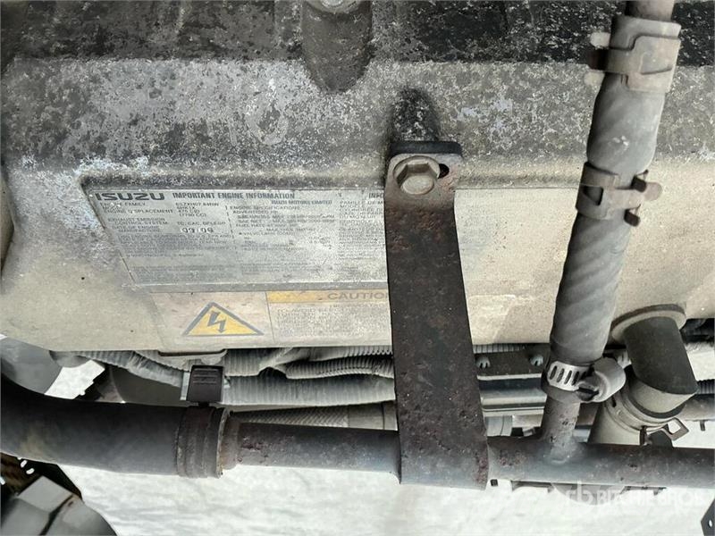 GMC T7500 شاحنات ذات هيكل صندوقي