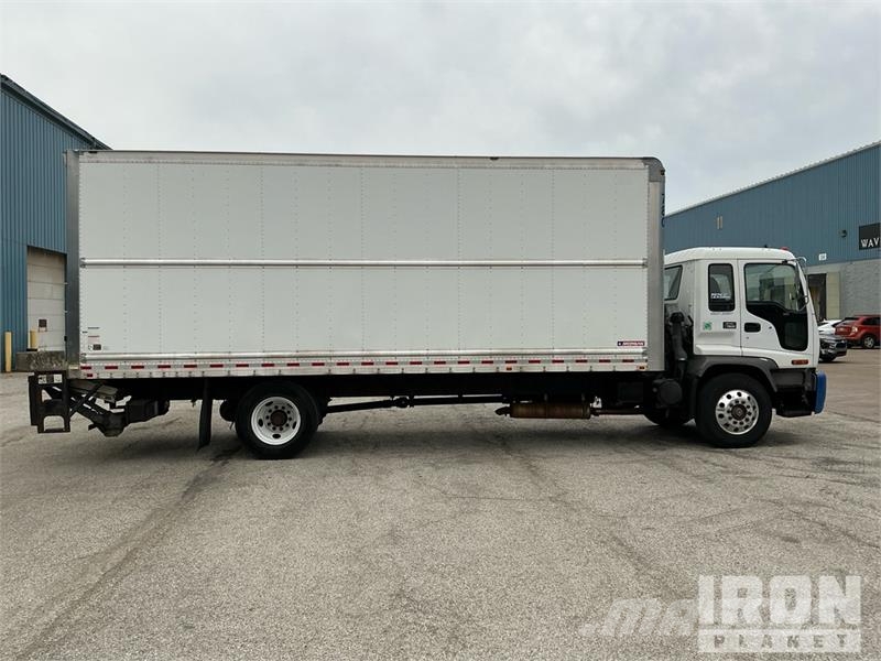 GMC T7500 شاحنات ذات هيكل صندوقي