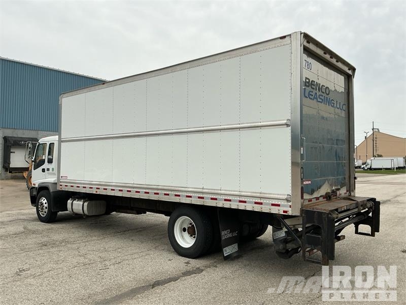 GMC T7500 شاحنات ذات هيكل صندوقي