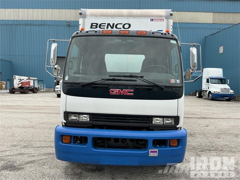 GMC T7500 شاحنات ذات هيكل صندوقي