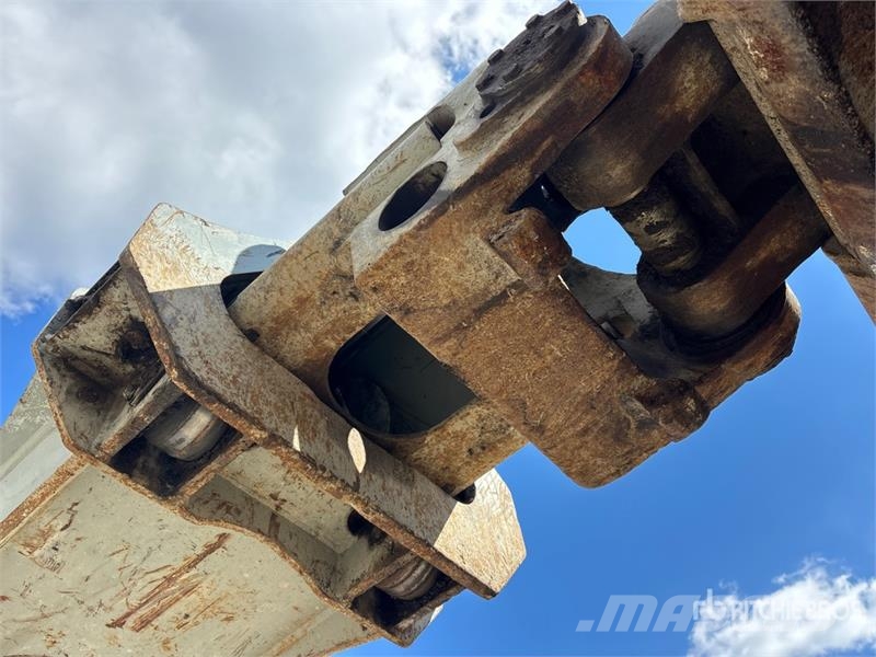 Gradall XL4300III 4x4 Highway Wheeled Excavator Wheeled excavators