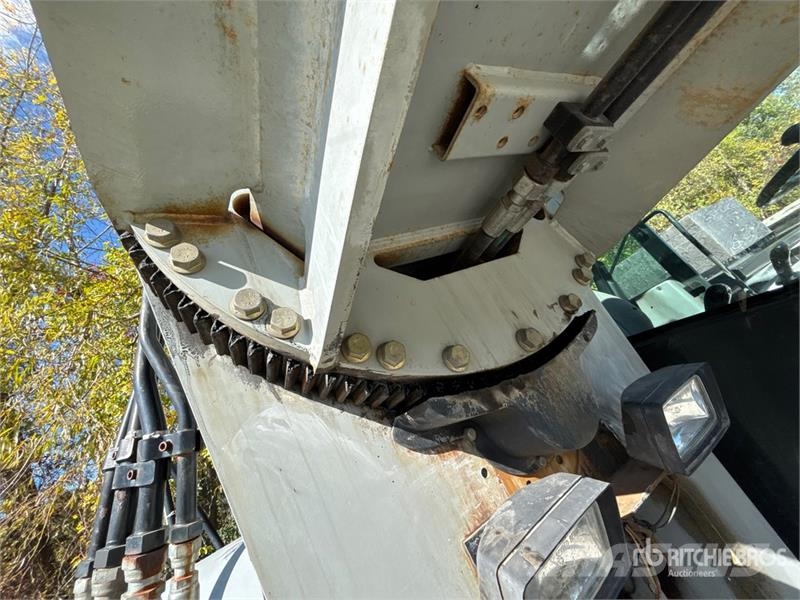 Gradall XL4300III 4x4 Highway Wheeled Excavator Wheeled excavators