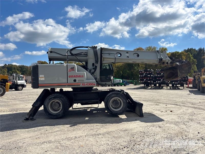 Gradall XL4300III 4x4 Highway Wheeled Excavator Wheeled excavators