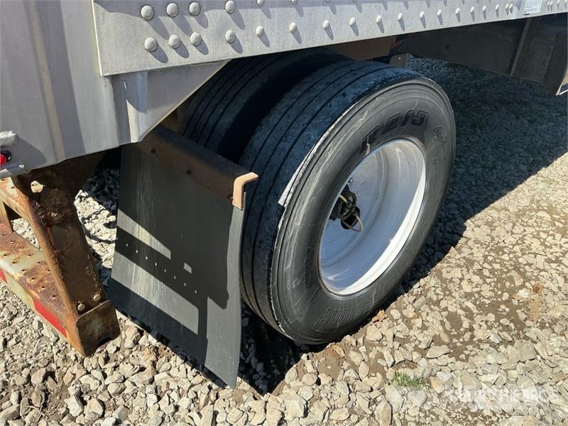 Great Dane 28 ft x 102 in S/A Multi -Temp Refrigerated Traile Temperature controlled semi-trailers