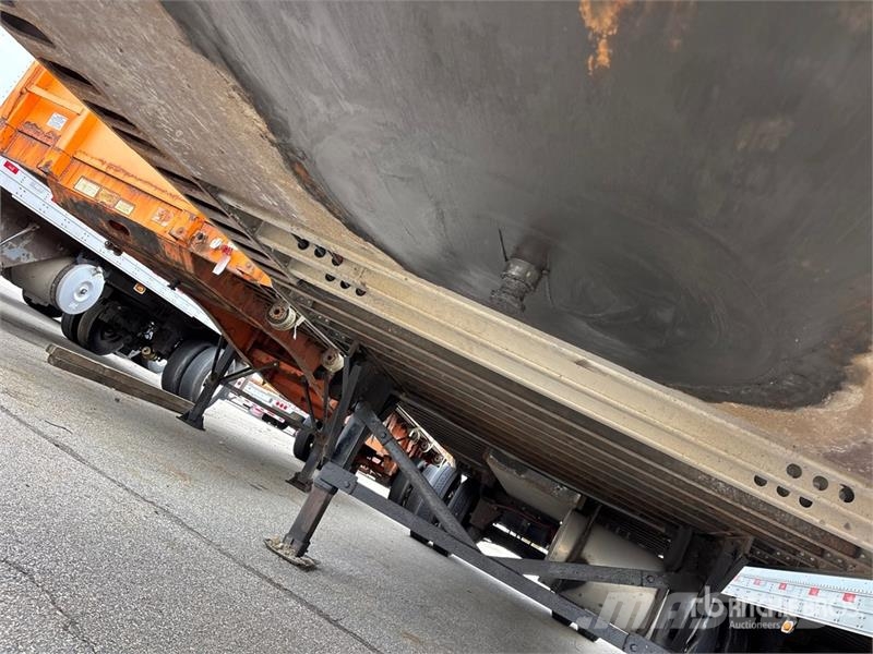 Great Dane ECM-1112-11132 32 ft x 102 in S/A Refrigerated Tra Temperature controlled semi-trailers