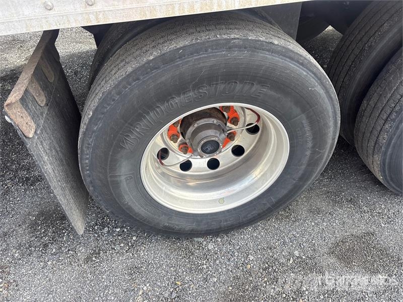 Great Dane ESS-1114-31053 53 ft x 102 in T/A Refrigerated Tra Temperature controlled semi-trailers