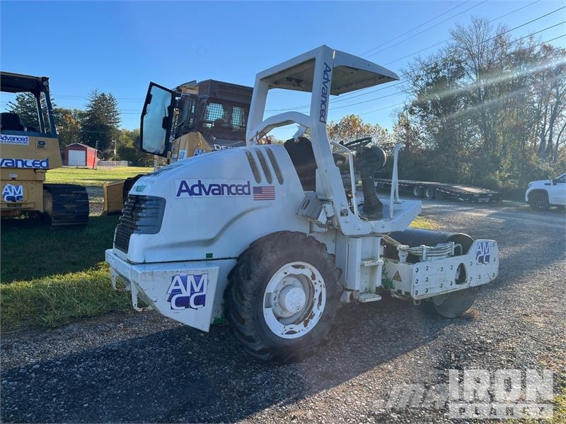 Hamm 3205 Smooth Drum Compactor Single drum rollers