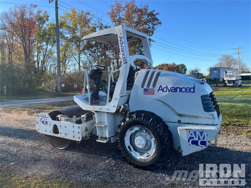 Hamm 3205 Smooth Drum Compactor Single drum rollers