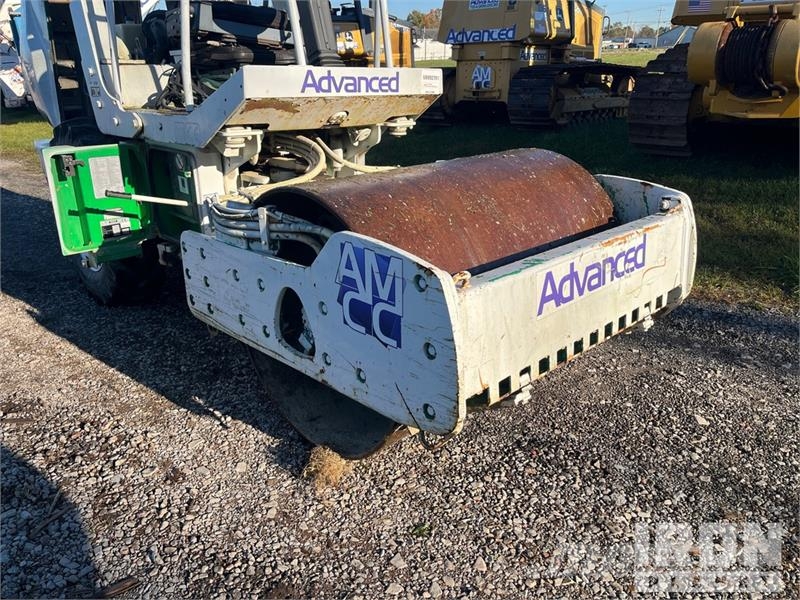 Hamm 3205 Smooth Drum Compactor Single drum rollers