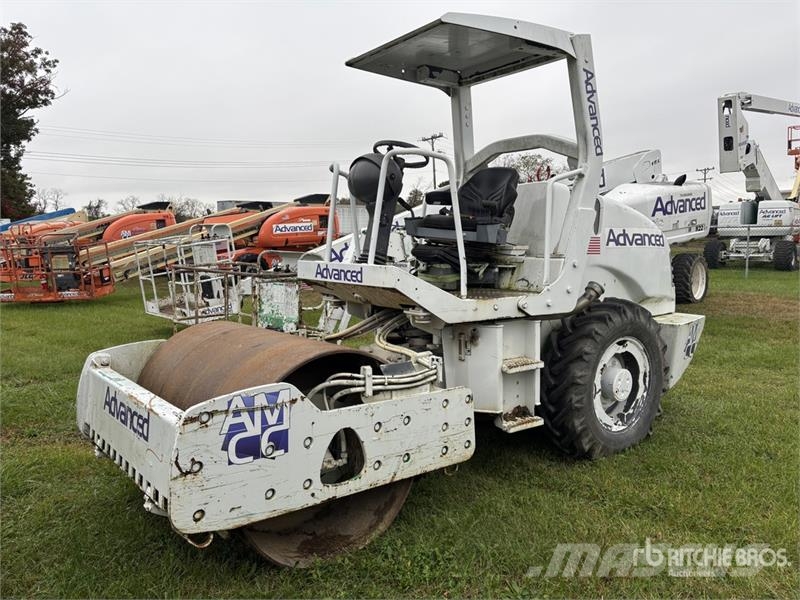 Hamm 3205 Vibratory Smooth Drum Compactor Vienvalča grunts veltņi