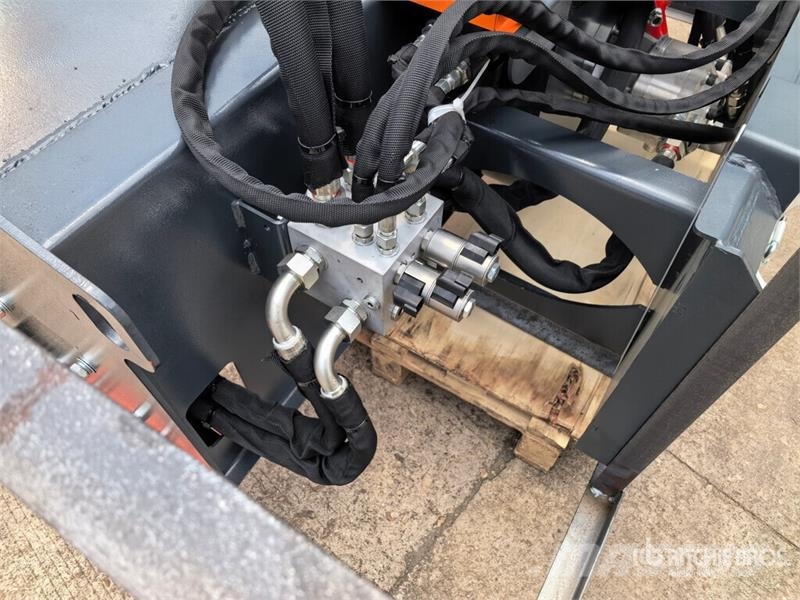 Handy HNSB72 72 in Skid Steer Snowblower (Unused) Sněhové frézy