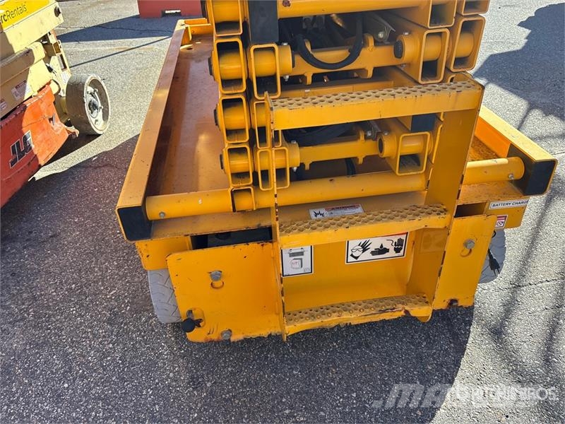Haulotte 3347E Electric Scissor Lift (Inoperable) Elevadores de tesoura