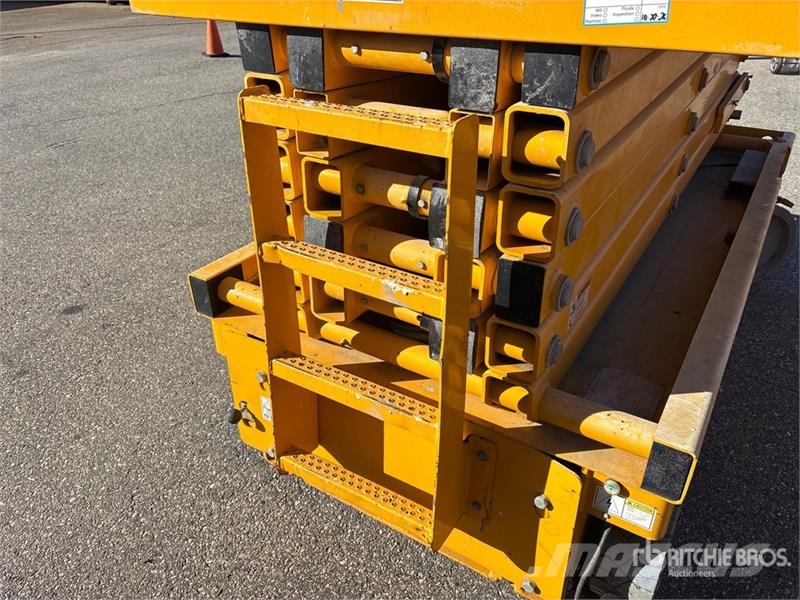 Haulotte 3947E Electric Scissor Lift (Inoperable) Elevadores de tesoura