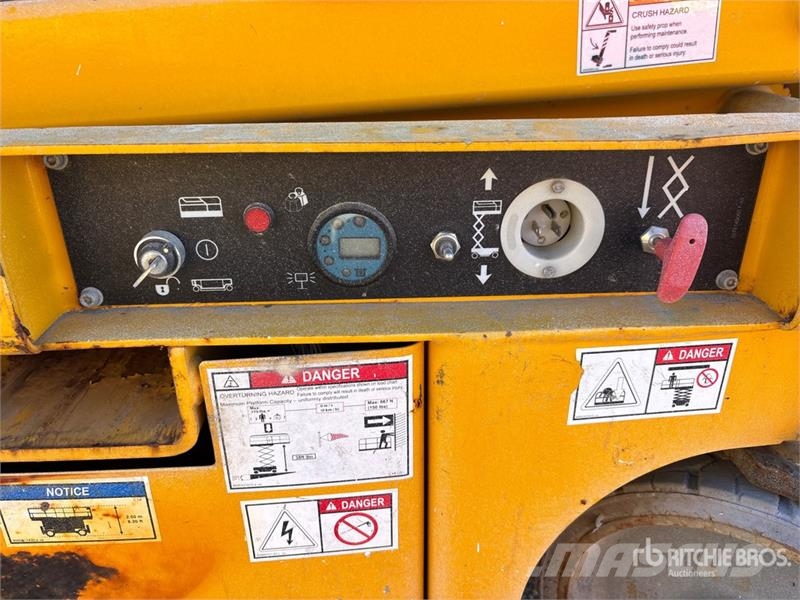 Haulotte 3947E Electric Scissor Lift (Inoperable) Elevadores de tesoura