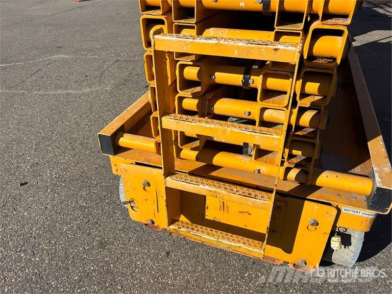 Haulotte 3947E Electric Scissor Lift 가위형 리프트
