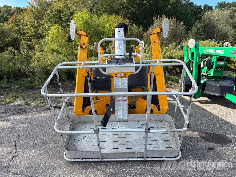 Haulotte 55XA 4WD Gasoline & Electric Powered Articulating Articulated boom lifts
