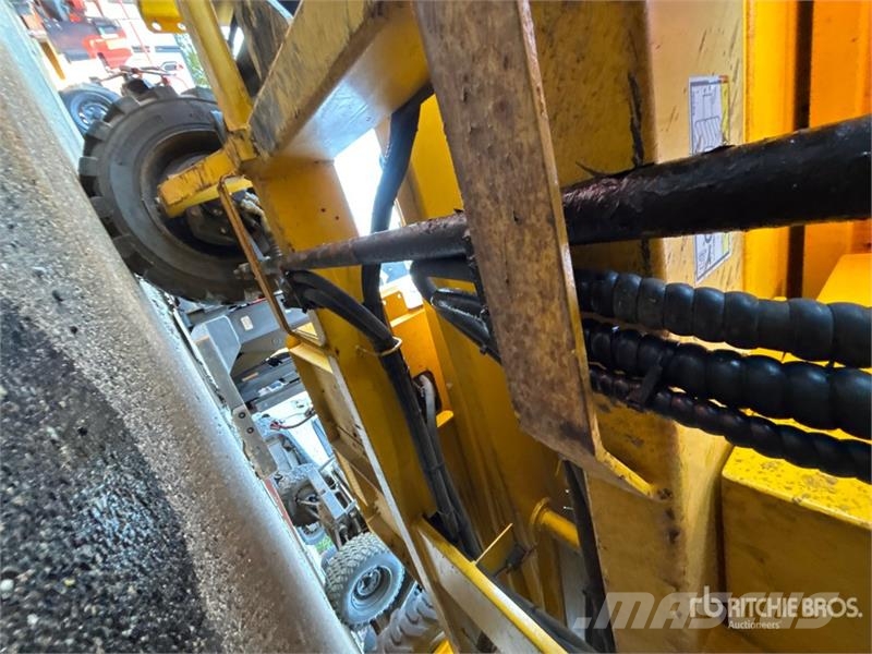Haulotte HS3388RT 4x4 Gasoline Scissor Lift (Inoperable) رافعات مقصية الشكل