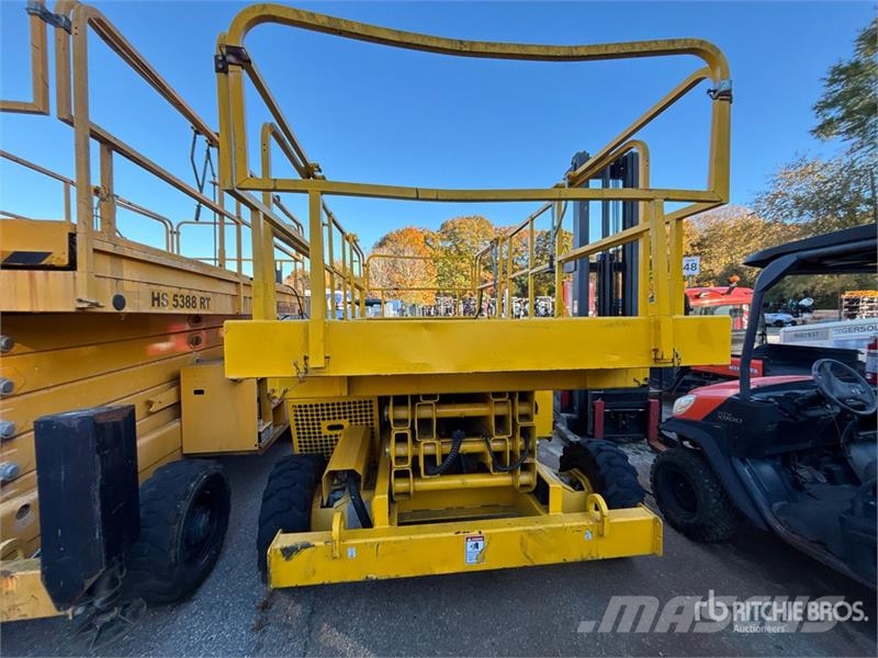Haulotte HS3388RT 4x4 Gasoline Scissor Lift (Inoperable) رافعات مقصية الشكل