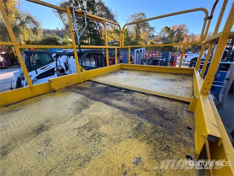 Haulotte HS3388RT 4x4 Gasoline Scissor Lift (Inoperable) رافعات مقصية الشكل