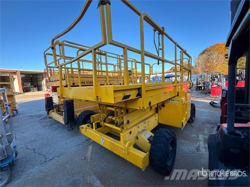 Haulotte HS3388RT 4x4 Gasoline Scissor Lift (Inoperable) رافعات مقصية الشكل