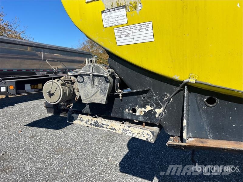 Heil 8000 gal T/A Tanker Trailer Przyczepy cysterny