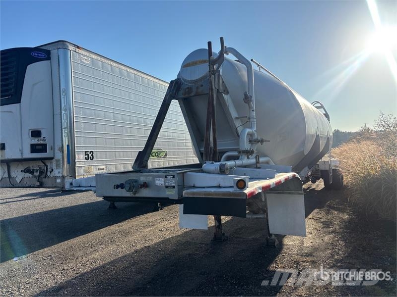 Heli 1000 cft T/A T/A Pneumatic Bulk Trailer その他トレーラー