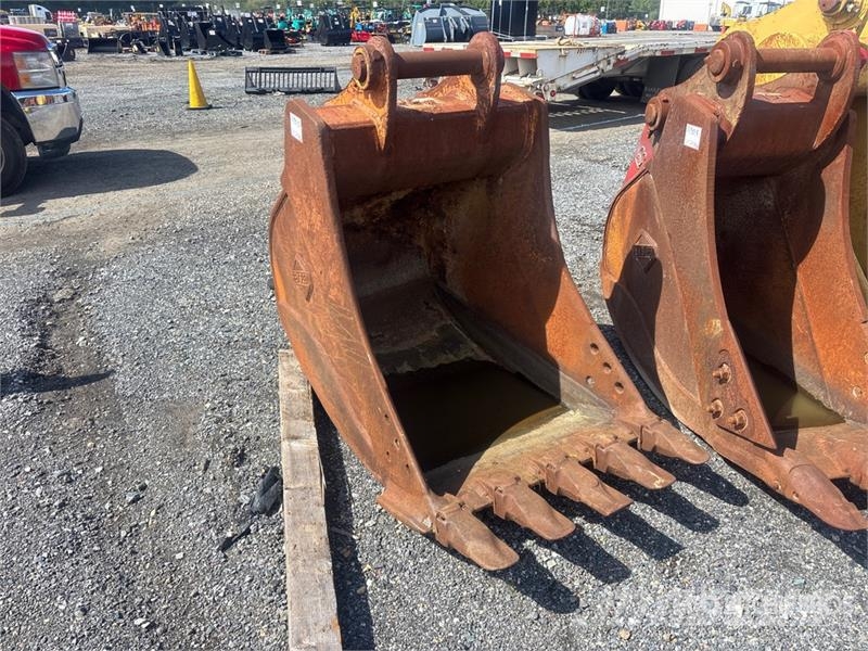 Hensley 36 in Digging Excavator Bucket - Fits Komatsu Baldes