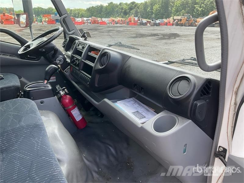 Hino 155 4x2 Van Truck Camiones caja cerrada