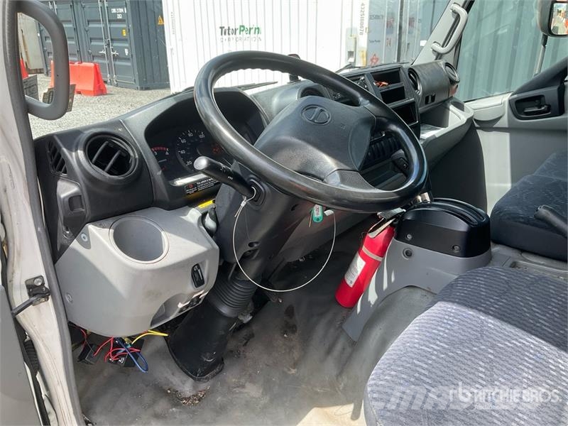 Hino 155 4x2 Van Truck Camiones caja cerrada