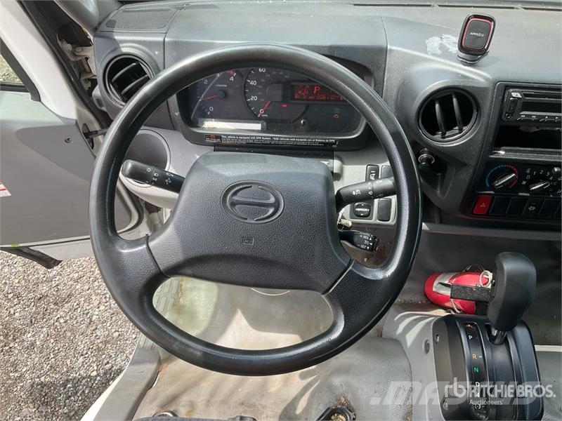 Hino 155 4x2 Van Truck Camiones caja cerrada