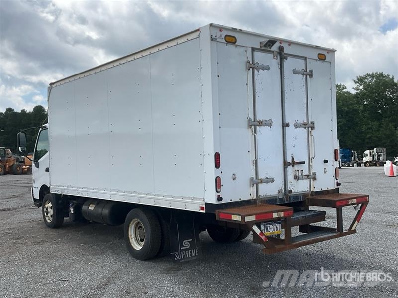 Hino 155 4x2 Van Truck Camiones caja cerrada