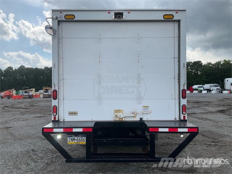 Hino 195 Camiones con caja de remolque