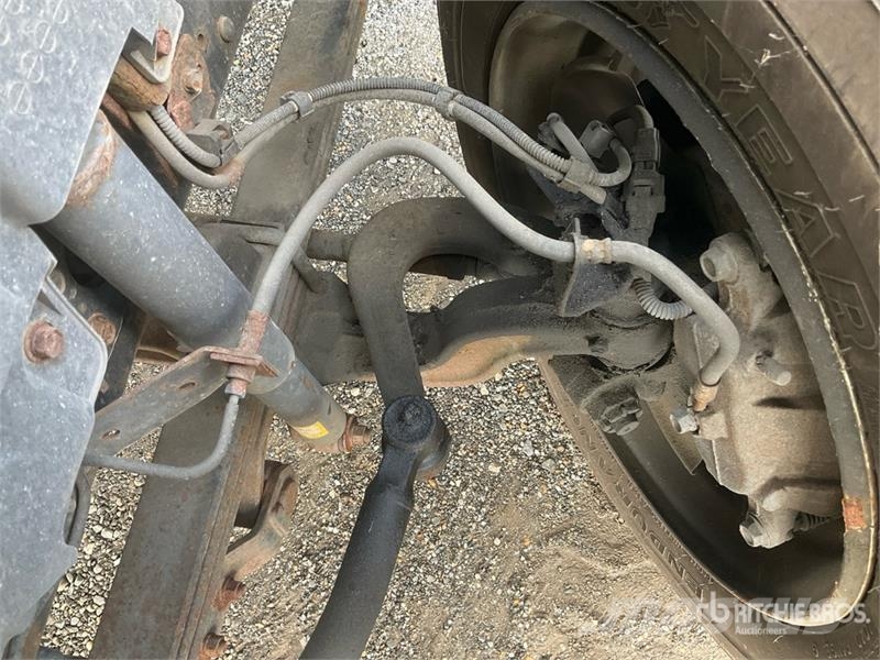 Hino 195 Camiones con caja de remolque