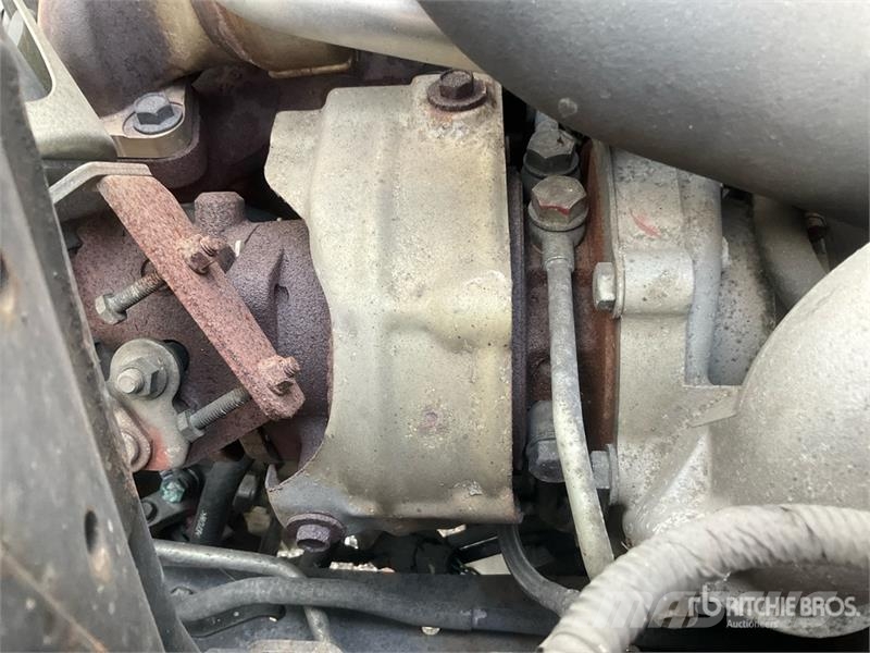 Hino 195 Camiones con caja de remolque