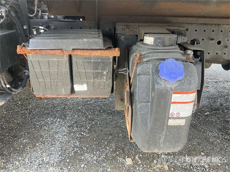 Hino 195 Camiones con caja de remolque