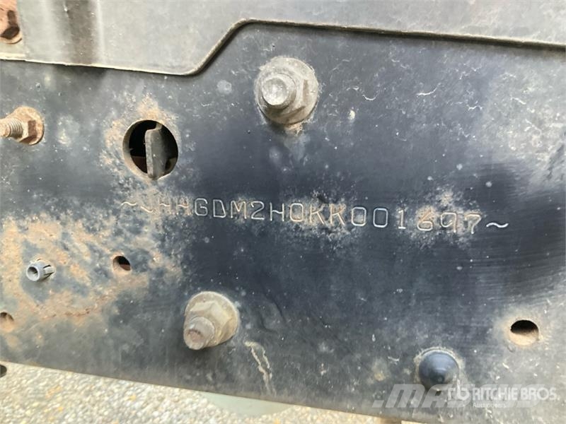 Hino 195 Camiones con caja de remolque