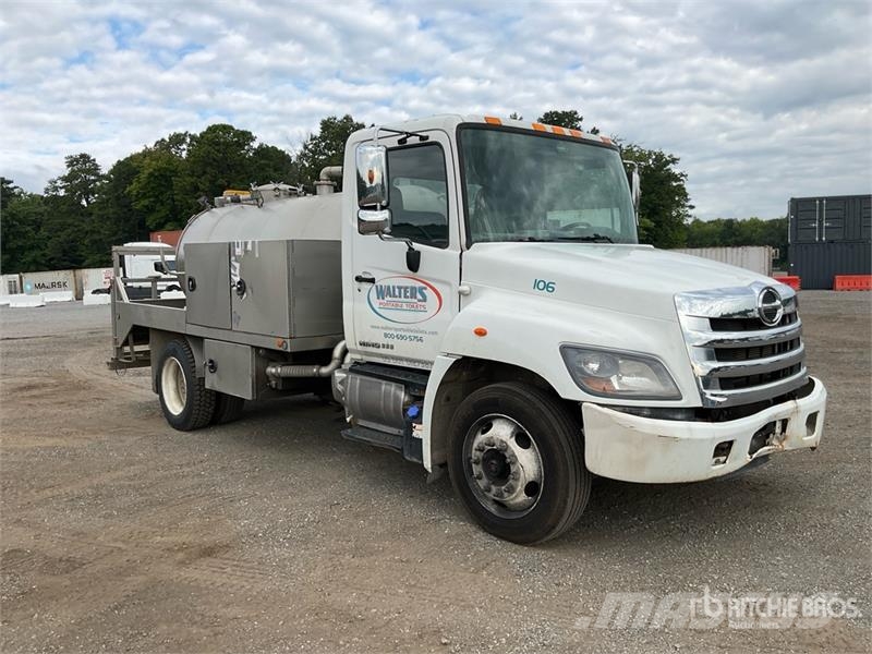 Hino 258 4x2 Portable Toilets Vacuum Tanker Truck Vidanjörler