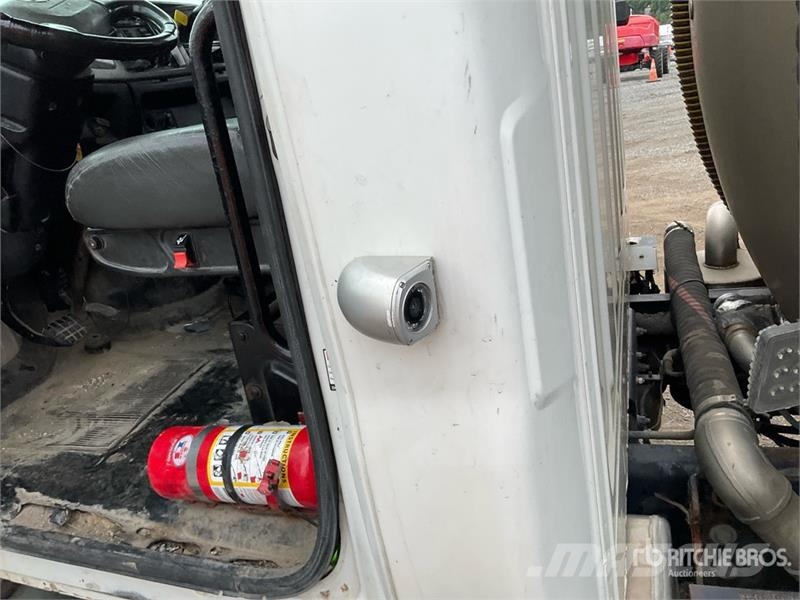 Hino 258 4x2 Vacuum Tanker Truck Slamsuger