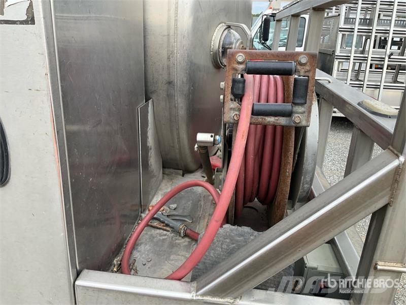Hino 258 4x2 Vacuum Tanker Truck Slamsuger
