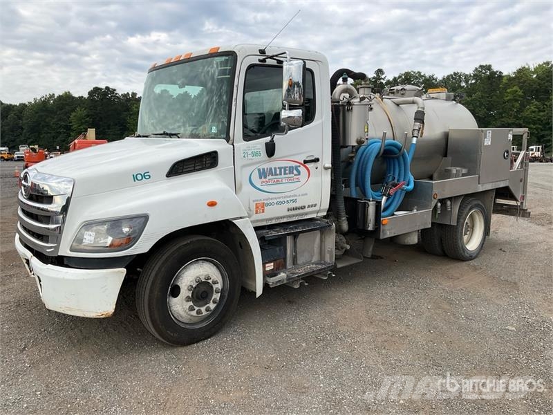 Hino 258 4x2 Vacuum Tanker Truck Slamsuger