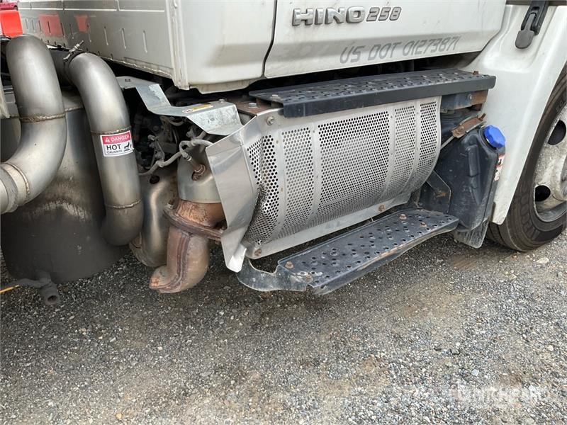 Hino 258 4x2 Vacuum Tanker Truck Slamsuger