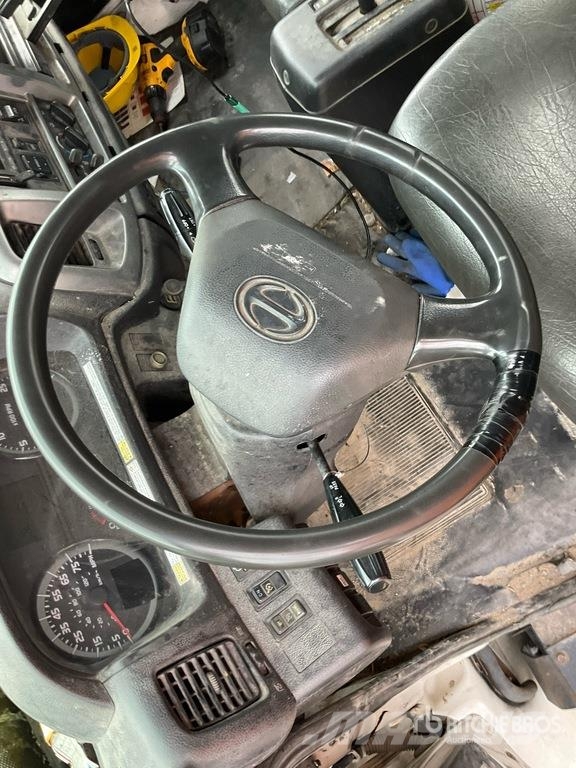 Hino 258 4x2 Vacuum Tanker Truck Slamsuger