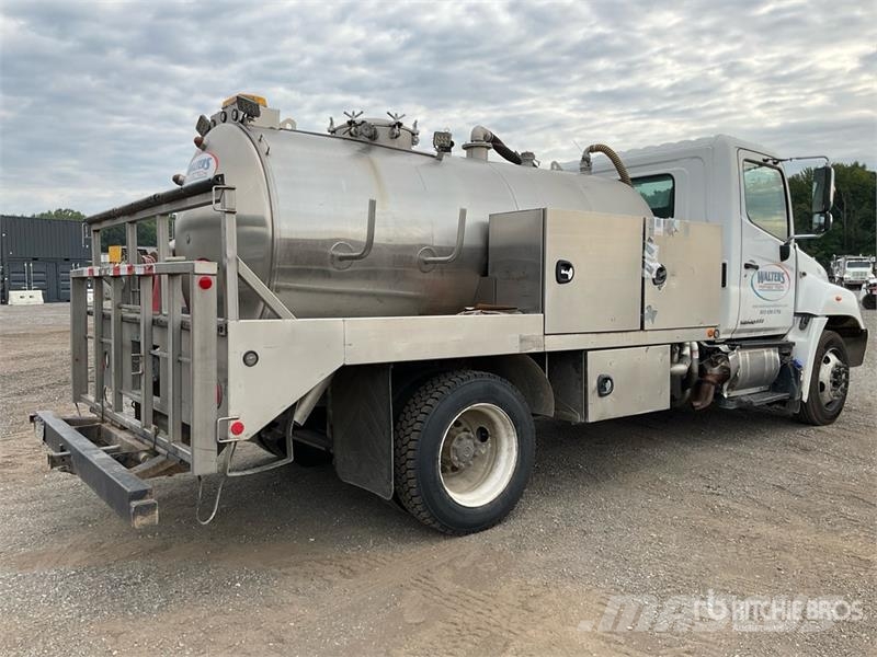 Hino 258 4x2 Vacuum Tanker Truck Slamsuger