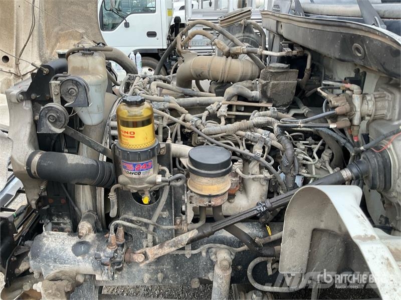 Hino 258 4x2 Vacuum Tanker Truck Slamsuger