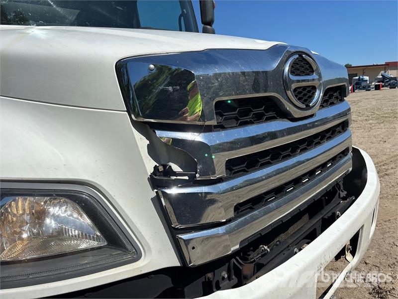 Hino 268 Kofferaufbau
