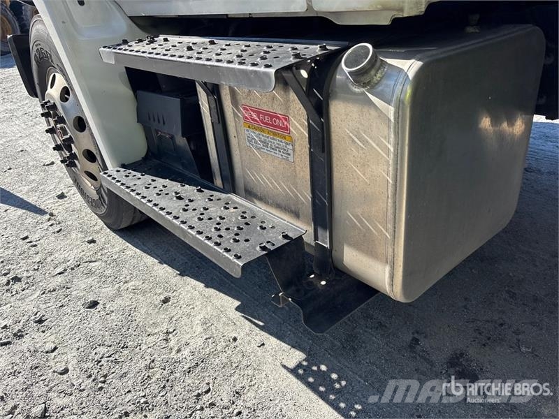 Hino 268 Box trucks