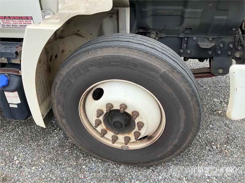 Hino 268 Dobozos teherautók