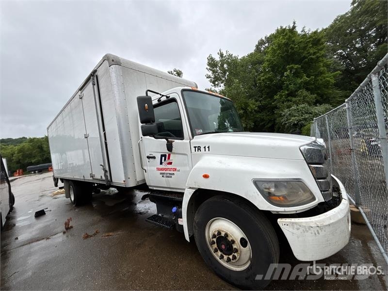 Hino 268 Camiones caja cerrada