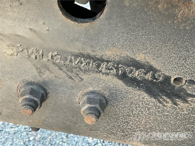 Hino 268 شاحنات ذات هيكل صندوقي